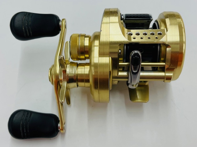 Shimano Calcutta A Conquest 100/200 Round Casting Reel — Discount Tackle